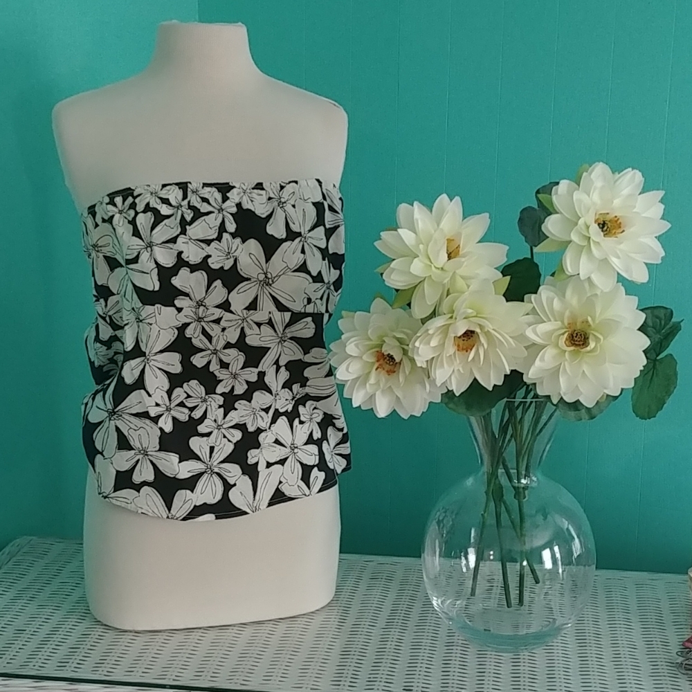 Strapless Black & White Floral Top. Size 18
